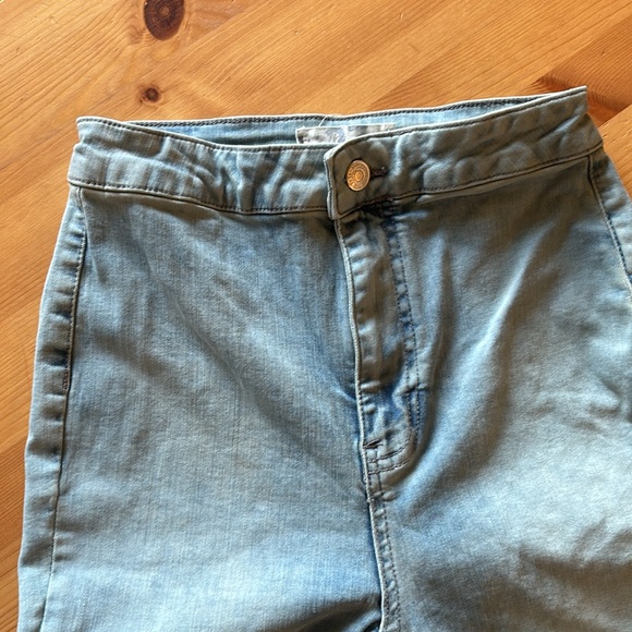 We The Free People Just Float On Flare Jeans in Bl Motif Size 27 - Picture 3 of 4